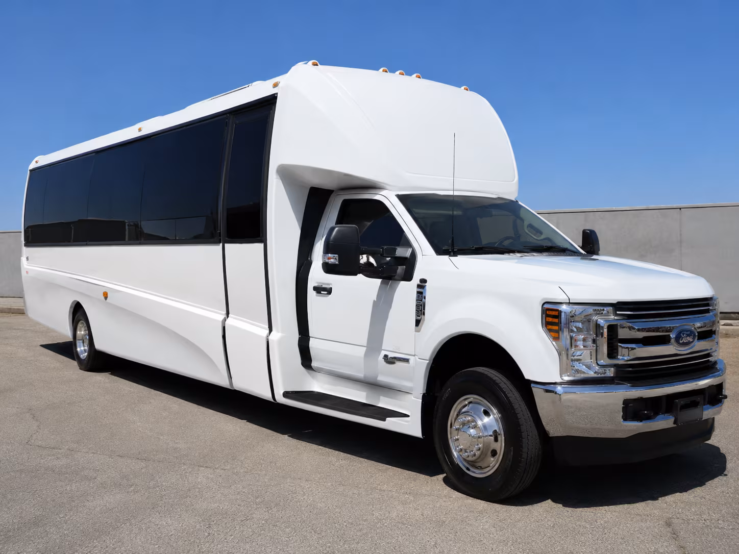 minibuses to cameron park amphitheater and outdoor waco concerts
