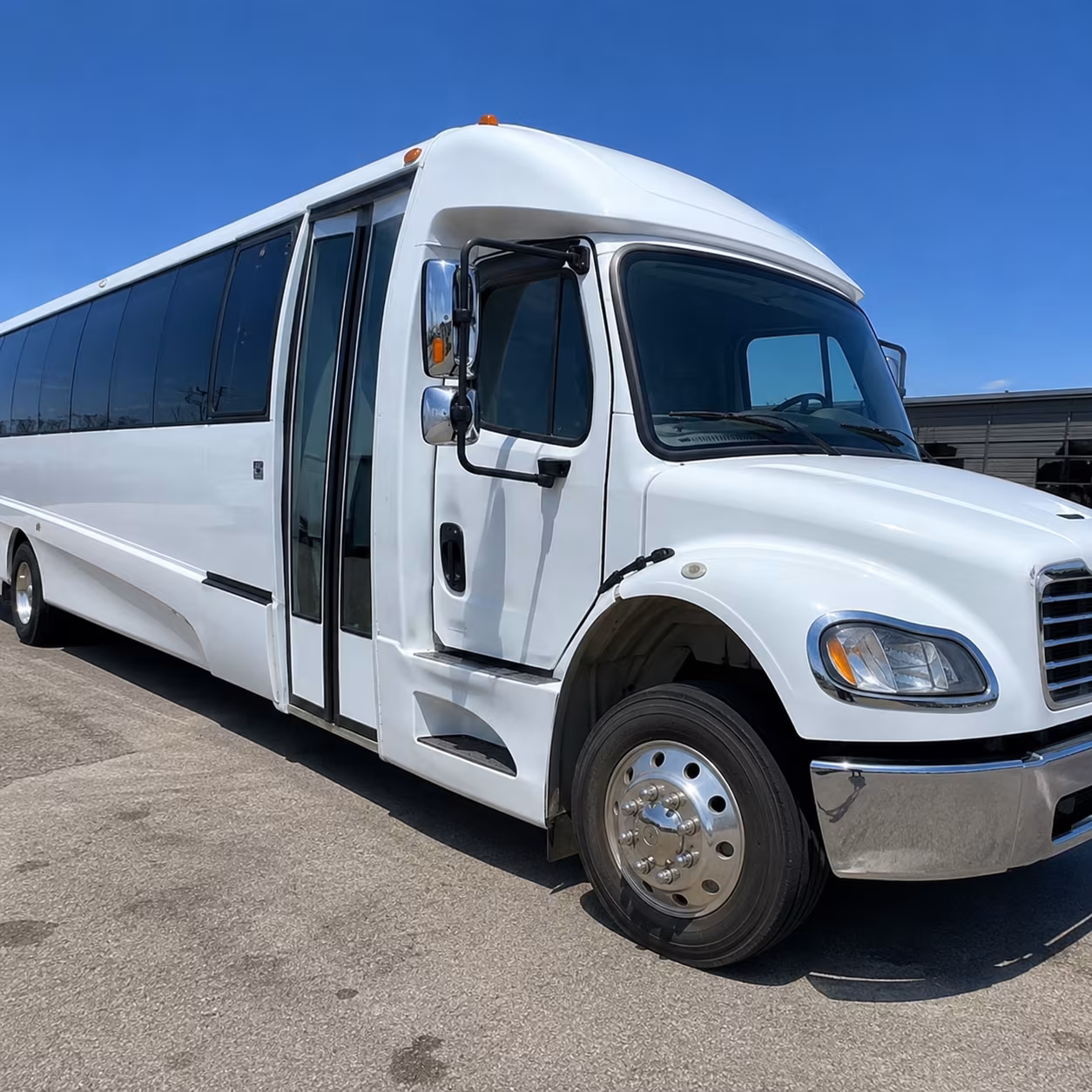 wedding shuttle buses keep your waco celebration on schedule